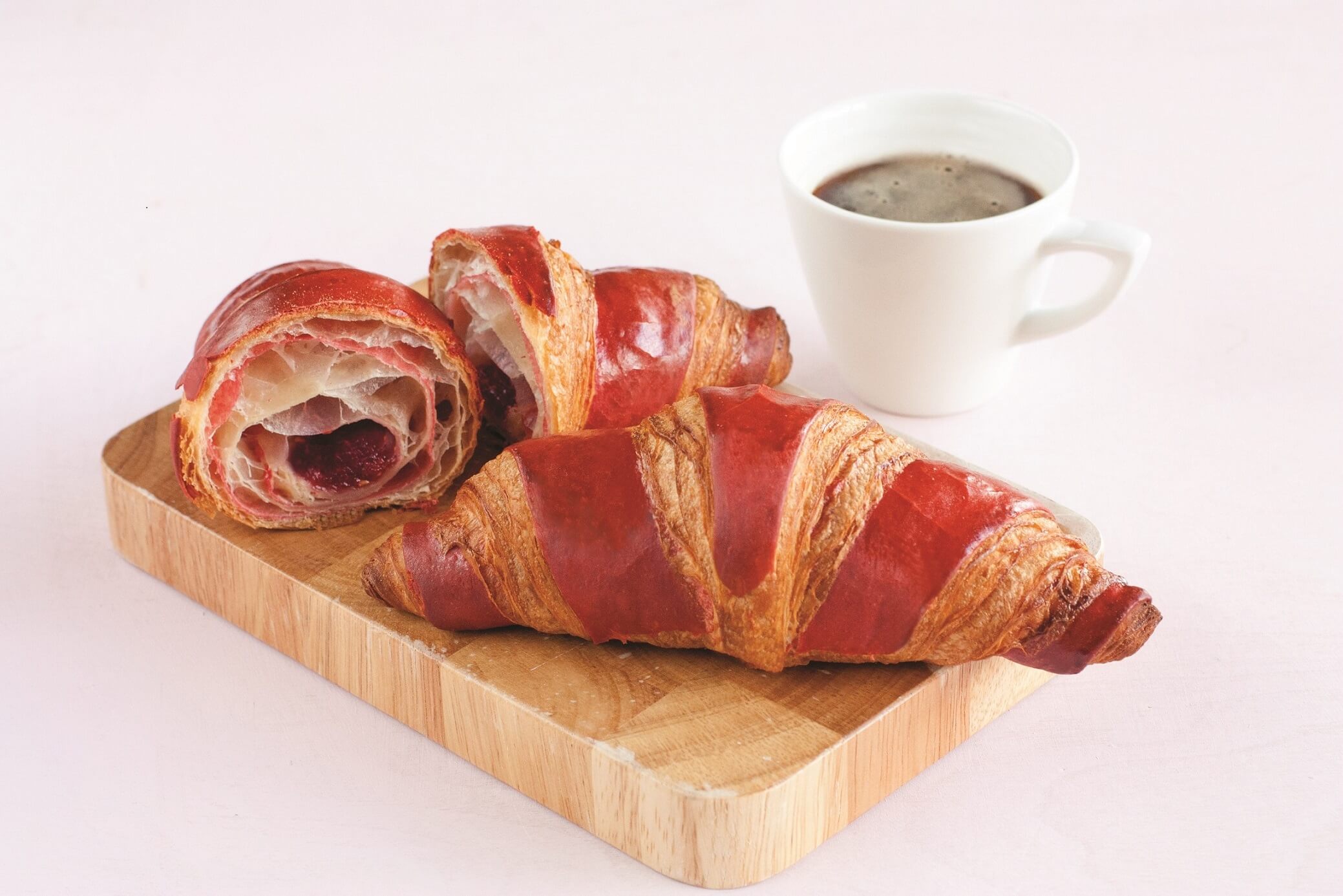 ARYZTA Food Solutions UK Brings Filled Colour Croissants to Breakfast and Snacking Menus